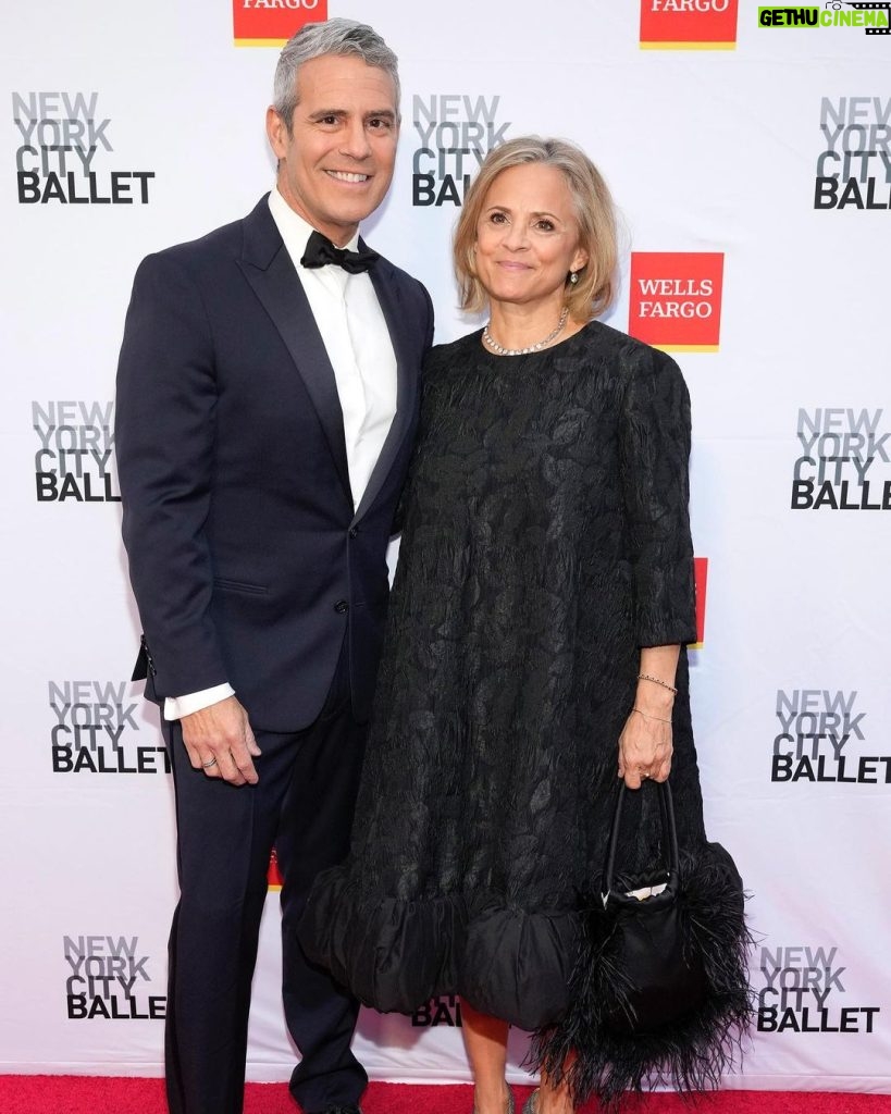 Andy Cohen Instagram - A magical evening at @nycballet honoring @sarahjessicaparker tonight, with a magical date @amysedaris! #Footless (📸: @charlessykes)