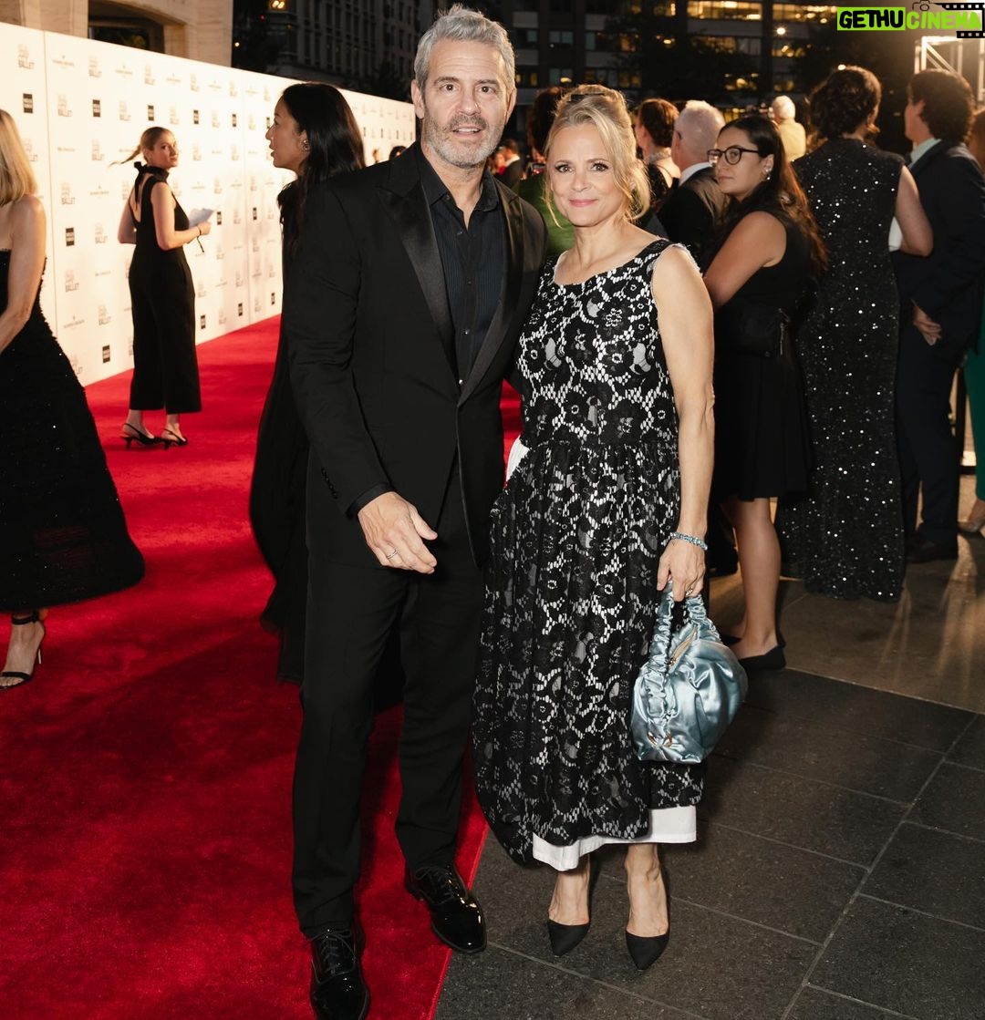 Andy Cohen Instagram - A magical evening celebrating 75 years of @nycballet with a few of my pals! (📸: by Julie Skarratt, Nina Westervelt) Lincoln Center