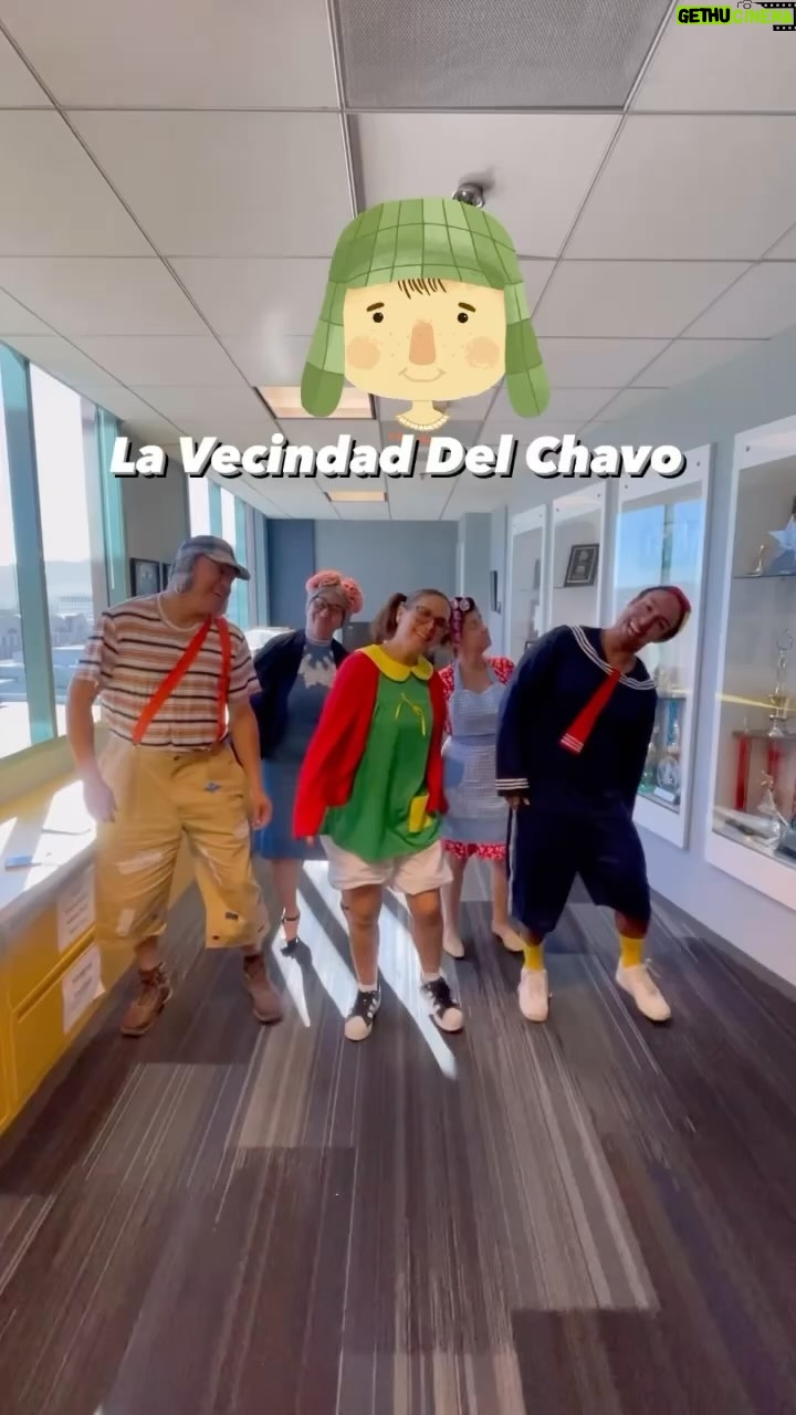 Angélica Vale Instagram - “¡Entrando en las vibras de la vecindad de #Cali939! 💃🎶 #ChavoDelOcho #HappyHalloween