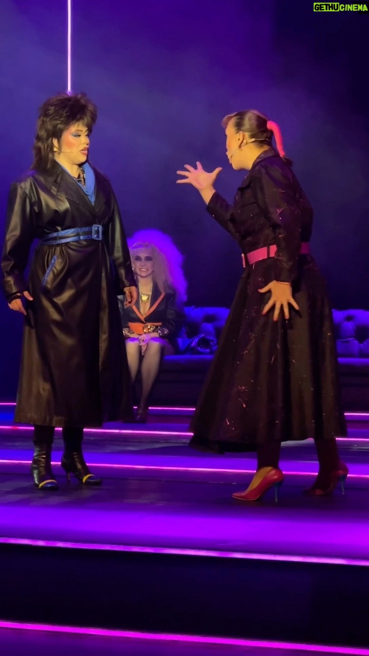 Angélica Vale - 18.9K Likes - ¡Esta noche nuestra Daniela @angelicavaleoriginal después de tantos años regresa al escenario de @oficial_mentiras haciendo un trabajo espectacular! 🩷🌷
Te admiramos y queremos mucho.✨