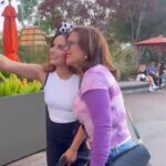 Angélica Vale Instagram - Gracias a todos por pasar una noche maravillosa con nosotros 😍🎢✨🏰