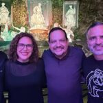 Angélica Vale Instagram - Mi amado Gus Rodríguez, que en paz descanse, nos unió hace 16 años. Nos tomó todo este tiempo para darnos un abrazo y al fin conocernos y además en ese lugar tan maravilloso y especial @anfiteatro_de_villa @mediadocenaoficial es un honor ser su amiga. ¡Tenemos que trabajar juntos ya! @mariochaconcr @danielmorenocr @erikmediadocena ¡Los admiro y quiero mucho! ❤️