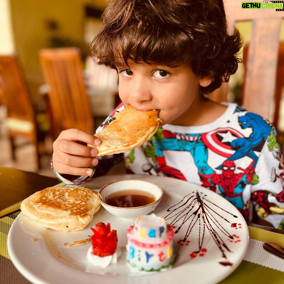 Angélica Vale Instagram - @danicopv #happybirthday Son!… Feliz 9 vueltas al Sol… Un año más!!! Gracias por ser mi mejor amigo - my best friend always! #buddy #dadson #dadlove ❤️ 🎂 🎈 Planet Earth