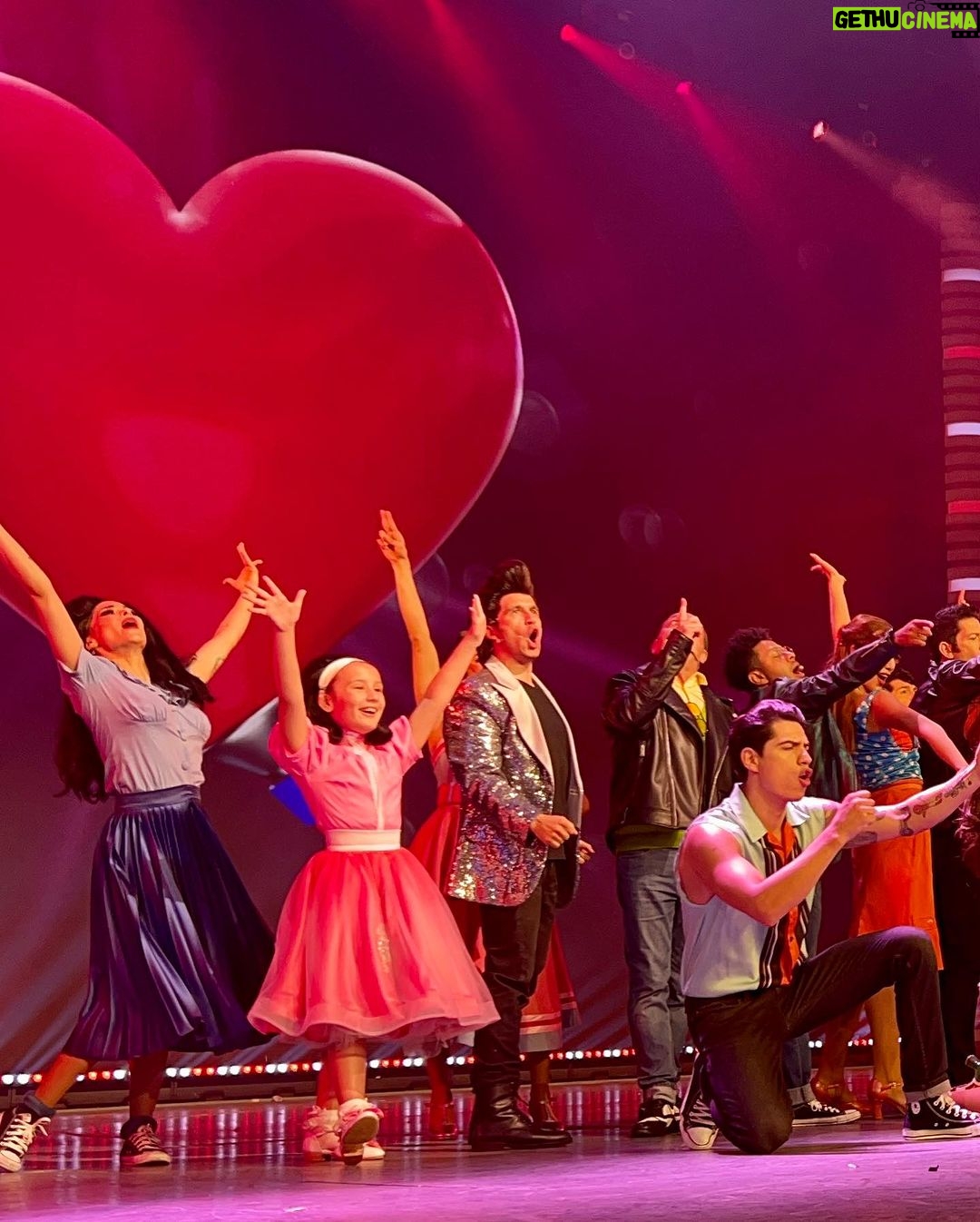 Angélica Vale Instagram - @vaselinamexico #timbiriche @angelicamasieloriginal ⭐️ Already taking giant leaps following your #talented mom @angelicavaleoriginal and your #legendary #grandma @angelicamariaoriginal #justthebeginning #prouddad #episode1 Centro Cultural Teatro 1
