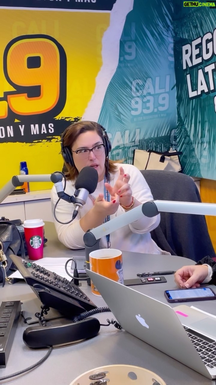 Angélica Vale Instagram - @angelicavaleoriginal nos cuenta como le fue a @danicopv en el día de san Valentín 💘 WATCH THE WHOLE VIDEO 🤩 #AnecdotasDeAngelica