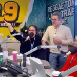 Angélica Vale Instagram - ¡Nuestro presidente no ha aprendido su lección, sigue interrumpiéndonos cuando estamos al aire! 😅😂🤣🎥 #KLOS #CALI393