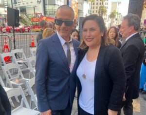 Angélica Vale Instagram - I met my heroes yesterday at the @hwdwalkoffame 
You never know… ❤️

Conocí a mis héroes ayer… ¡Lo máximo! ❤️❤️