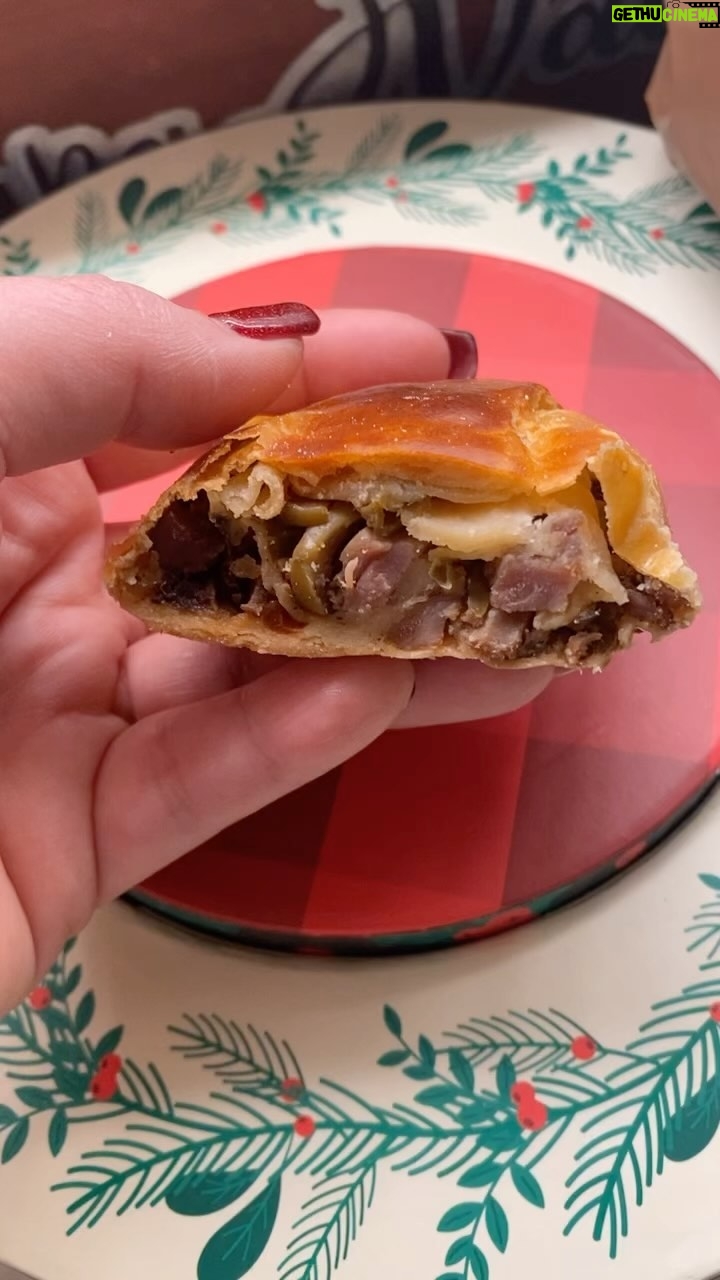 Angélica Vale Instagram - ¡El mejor pan de jamón del mundo! ❤️❤️
