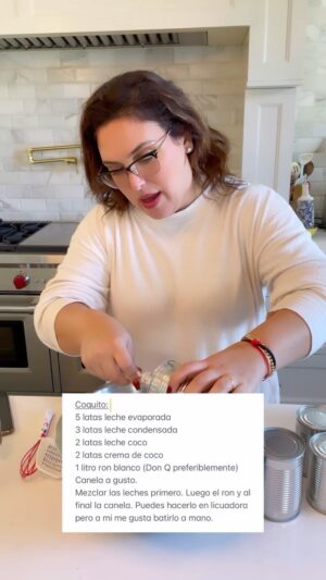 Angélica Vale Instagram - Les comparto esta receta de #Coquito 
¡No soy Boricua, pero amo Puerto Rico!
🇵🇷❤️😍😋