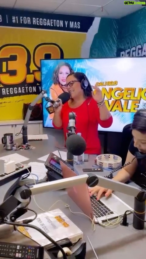 Angélica Vale Instagram - ¡@ricardoarjona te amo 🤩😍!