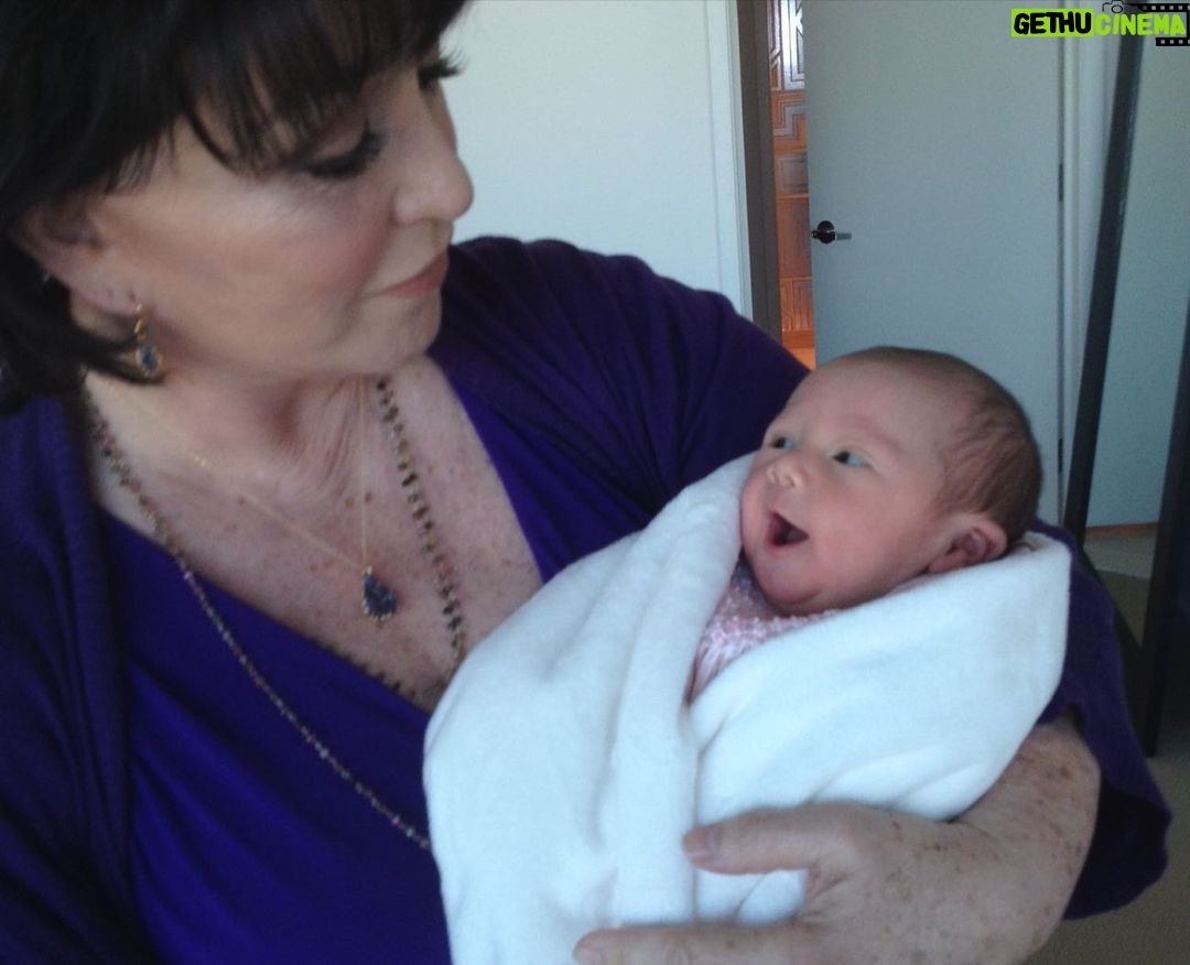 Angélica Vale - 28.8K Likes - ¡Feliz cumpleaños Mamacita! Gracias por ser la mejor en todo, la mejor mamá, la mejor amiga, la mejor abuela, la mejor cómplice. ¡Te amo con toda mi alma!
¡Que bendición ser tu hija!
@angelicamariaoriginal