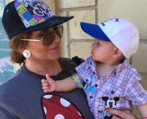 Angélica Vale Instagram - ¡Feliz cumpleaños Mamacita! Gracias por ser la mejor en todo, la mejor mamá, la mejor amiga, la mejor abuela, la mejor cómplice. ¡Te amo con toda mi alma! 
¡Que bendición ser tu hija! 
@angelicamariaoriginal