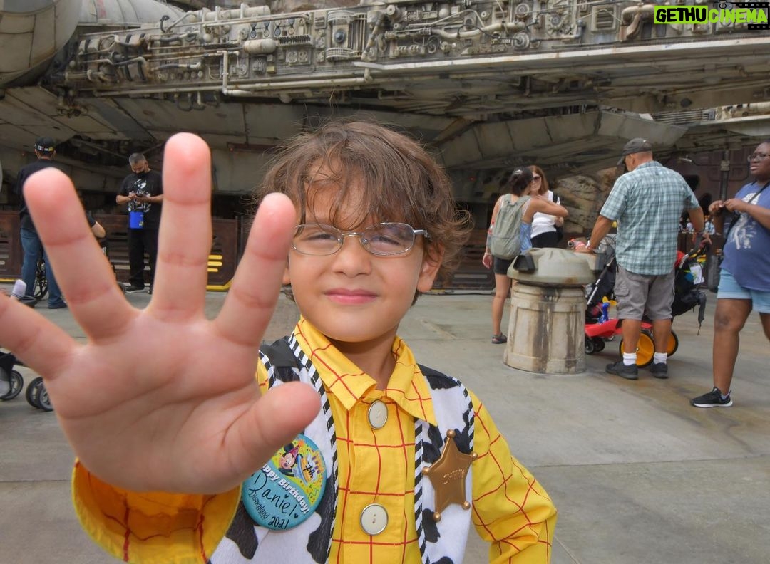 Angélica Vale Instagram - Hoy hace 8 años la vida me premió con mi niño @danicopv ¡Eres todo para mi, mi segundo milagrito! ¡Te amo con toda mi alma Daniel Nicolas! No hay palabras para describir lo inmensamente feliz que soy a tu lado. Gracias por escogerme para ser tu mamá. ¡Feliz cumple!