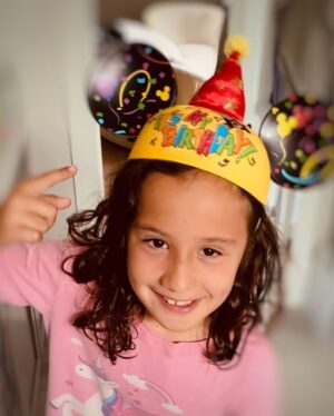 Angélica Vale Instagram - @angelicamasieloriginal ¡Eres mi orgullo total! ¡Te amo con todo mi corazón y cada día más! ¡Gracias por dejarme ser tu mamá! 
I love you so much! Happy birthday my amazing girl! #happy10thbirthday