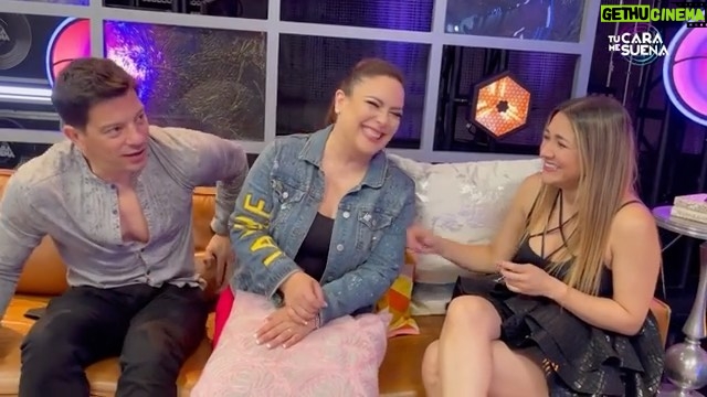 Angélica Vale Instagram - ¡Los voy a extrañar muchísimo! Se convirtieron en mis amigos, mis cómplices, mi familia. ¡Los amo y espero encontrarnos otra vez, muy pronto! ¡Los amoooooooooo! @tucaramesuenamxus @helen_ochoa @ninelconde @mannycruzrd @christiandanielmusic @kikaedgar @michaelstuartoficial @sherlyny @yahirmusic ❤️❤️❤️❤️❤️❤️❤️❤️❤️❤️