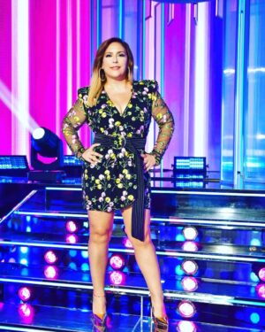 Angélica Vale Instagram - ¿Así o más feliz de ser parte de @tucaramesuenamxus ? 
Dreams can come true! ❤️
@univision @televisa 
@televisaunivision