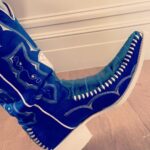 Angélica Vale Instagram - Ya estoy lista con mi look para ir a ver @sonicmovie 💙 ¡No puedo esperar más! Ahí estaré el 8 de abril… 😉 ¡Gracias @caballobroncoshop por estas botas tan cool! #sonicmovie2