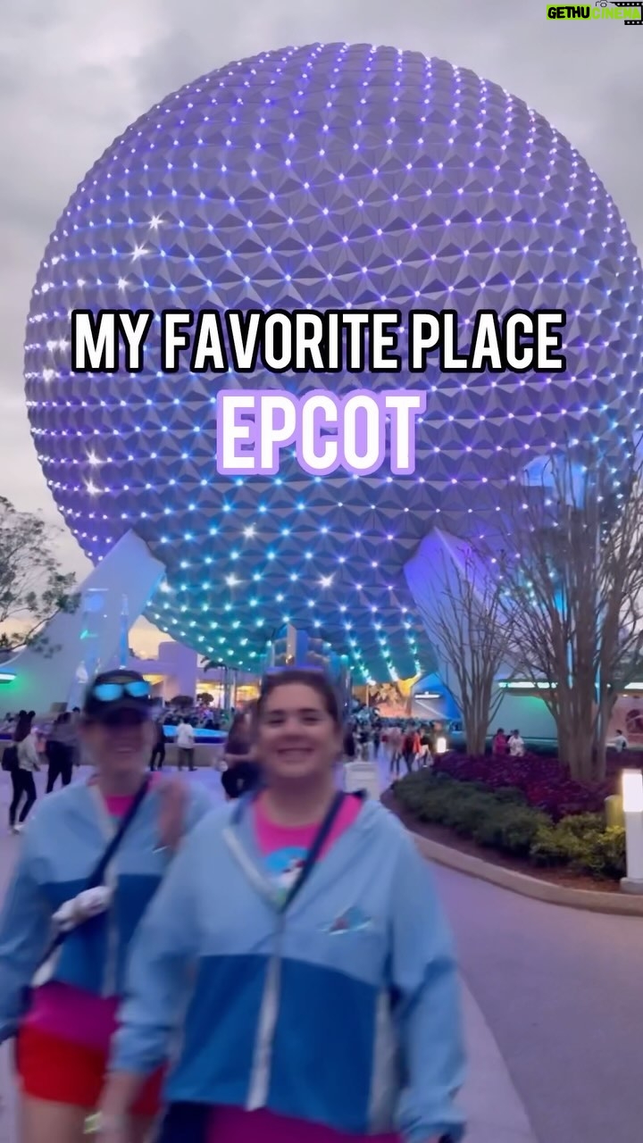 Angélica Vale - 16.3K Likes - Primer día en @waltdisneyworld y que maravilloso 💜✨💫 #WaltDisneyWorld
