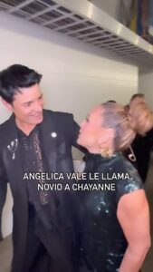 Angélica Vale Instagram - Oficialmente novios @chayanne y @angelicavaleoriginal 😂🤣🤪 #PremioLoNuestro 📸 @imluisarodriguez