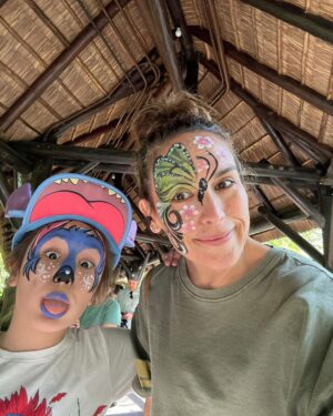Angélica Vale Instagram - ¡Gracias a nuestro amigos de @waltdisneyworld y @disneyworld.latino, la pasamos espectacular en #WaltDisneyWorld 🏰🤍🤩 
•