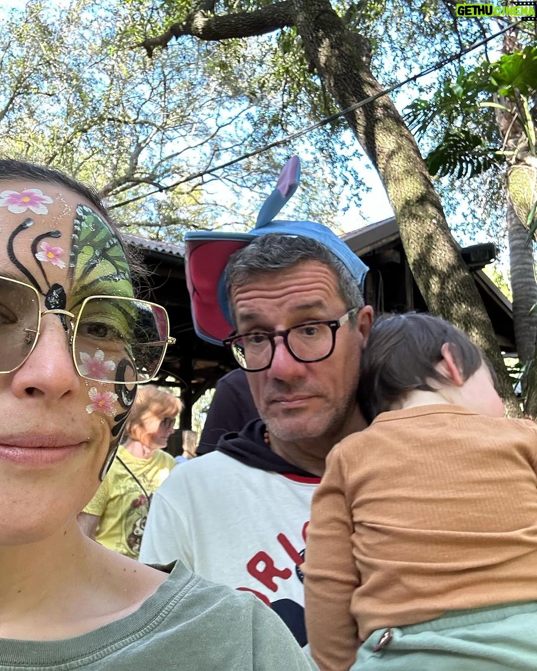 Angélica Vale - 24.7K Likes - ¡Gracias a nuestro amigos de @waltdisneyworld y @disneyworld.latino, la pasamos espectacular en #WaltDisneyWorld 🏰🤍🤩
•