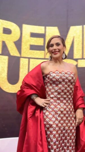Angélica Vale Instagram - Brillante 💎 Nuestra HOST @angelicavaleoriginal ✨ #PremioLoNuestro