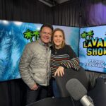 Angélica Vale Instagram - ¡Nuestro Aventurero llega a USA este fin de semana! 🇺🇸 Hoy nuestro querido @pedro.fer estuvo con @angelicavaleoriginal en @lavaleshowla platicando de lo increíble que sera este fin de semana por USA. 🤠🎶 ¡Qué placer ver a estos dos grandes artistas! ✨ 🎟️: Últimos boletos linktr.ee/pedro.fernandez