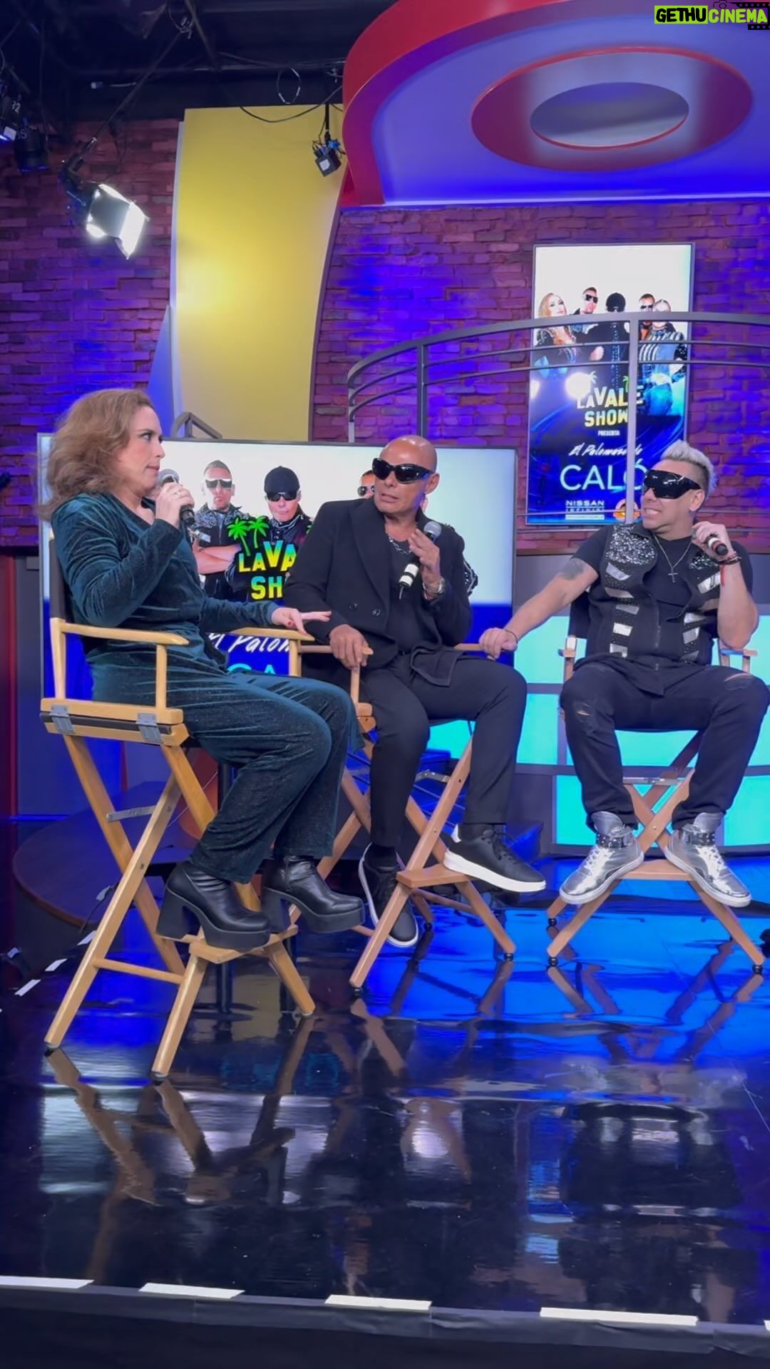 Angélica Vale Instagram - ¡No te puedes perder este #PalomazoDeLaVale con @grupocalomx porque se puso caliente 🤯🤩🔥🎶 ¡Únete a nosotros hoy a las 8 pm en nuestro canal de Youtube! LINK IN STORY