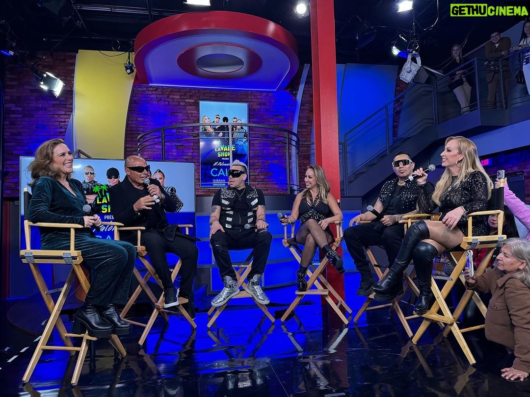 Angélica Vale Instagram - ¡CALÓ en El Palomazo de La Vale Show 🤩!