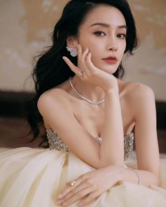 AngelaBaby Instagram - 🖤vs🤍