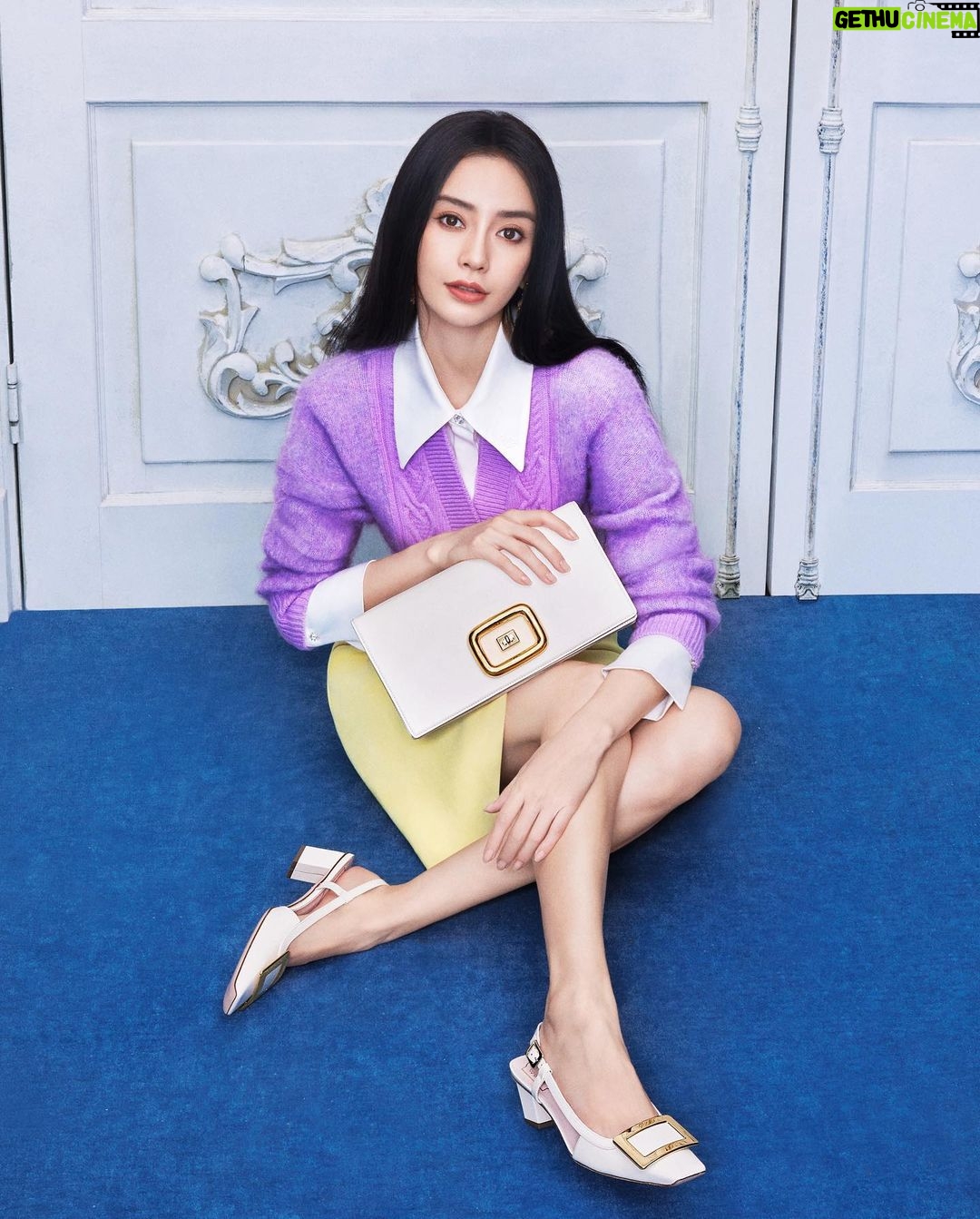 AngelaBaby Instagram - Spring is in the air with #RVSS23 @rogervivier @gherardofelloni #RogerVivier #LaMaisonVivier #GherardoFelloni