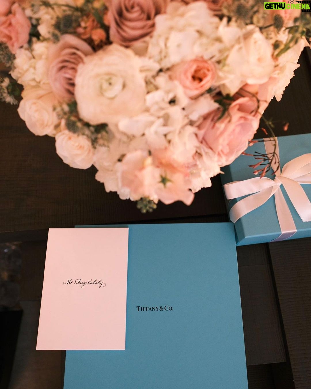 AngelaBaby Instagram - 💙@tiffanyandco #tiffanyandco #TheTiffanyLandmark