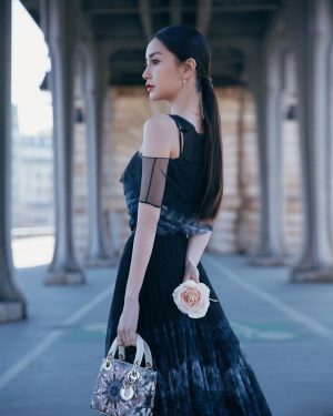 AngelaBaby Instagram - 出发啦🎈#dior