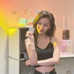 AngelaBaby Instagram - 中秋快乐！ 还没起飞，零食就快吃完了👀