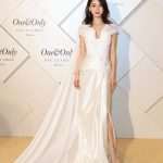 AngelaBaby Instagram - First time in Dubai and staying in the most beautiful resort, and an amazing party at the Link! Happy Chinese New Year ！🐉🐲🎇 @ooonezaabeel @thelinkdubai @ooresorts 👗：#georgeschakra ⌚️：#breitlingwatch 👠：#rogerviviershoes