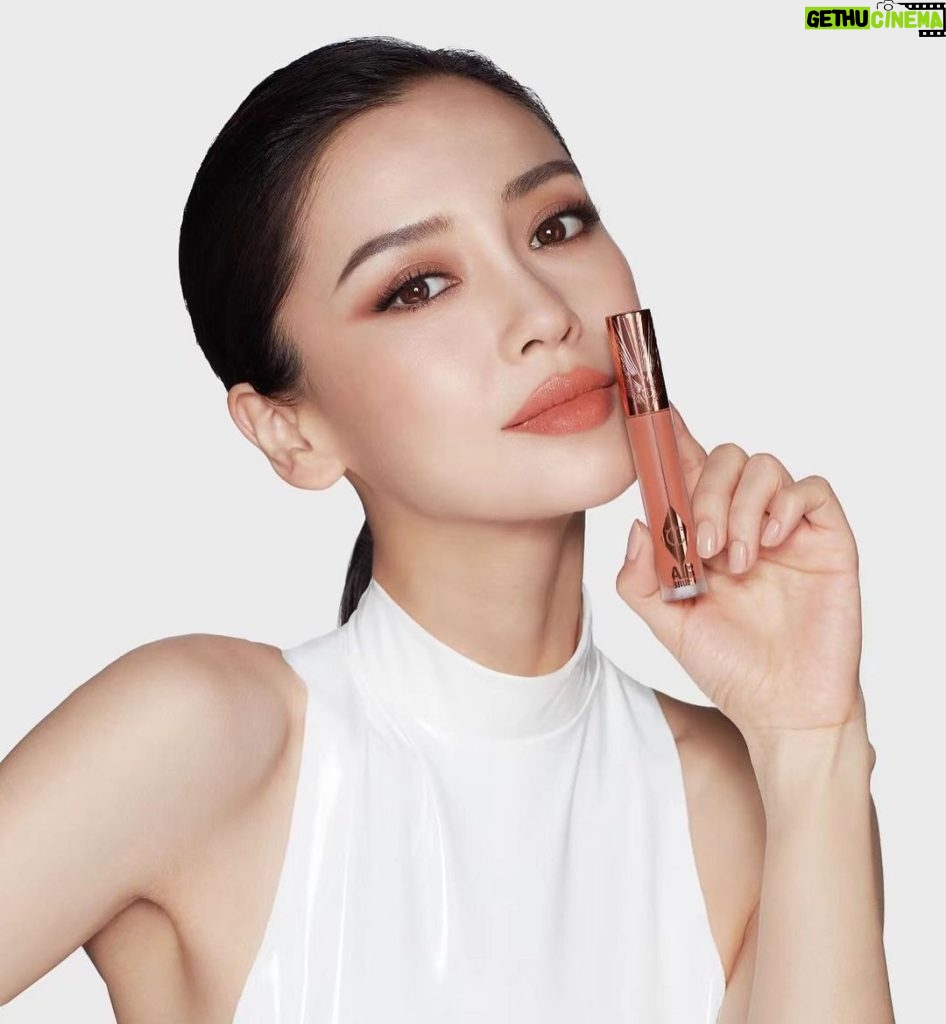 AngelaBaby Instagram - Darlings~ I am addicted to the NEW LIP BLUR from Charlotte Tilbury! Airbrush Flawless Lip Blur is FLAWLESS. Wear it blurred or wear it bold to suit my mood. 💋WONS BLUR or 🍯HONEY BLUR. Which will you choose? #AirbrushLipBlur @charlottetilbury