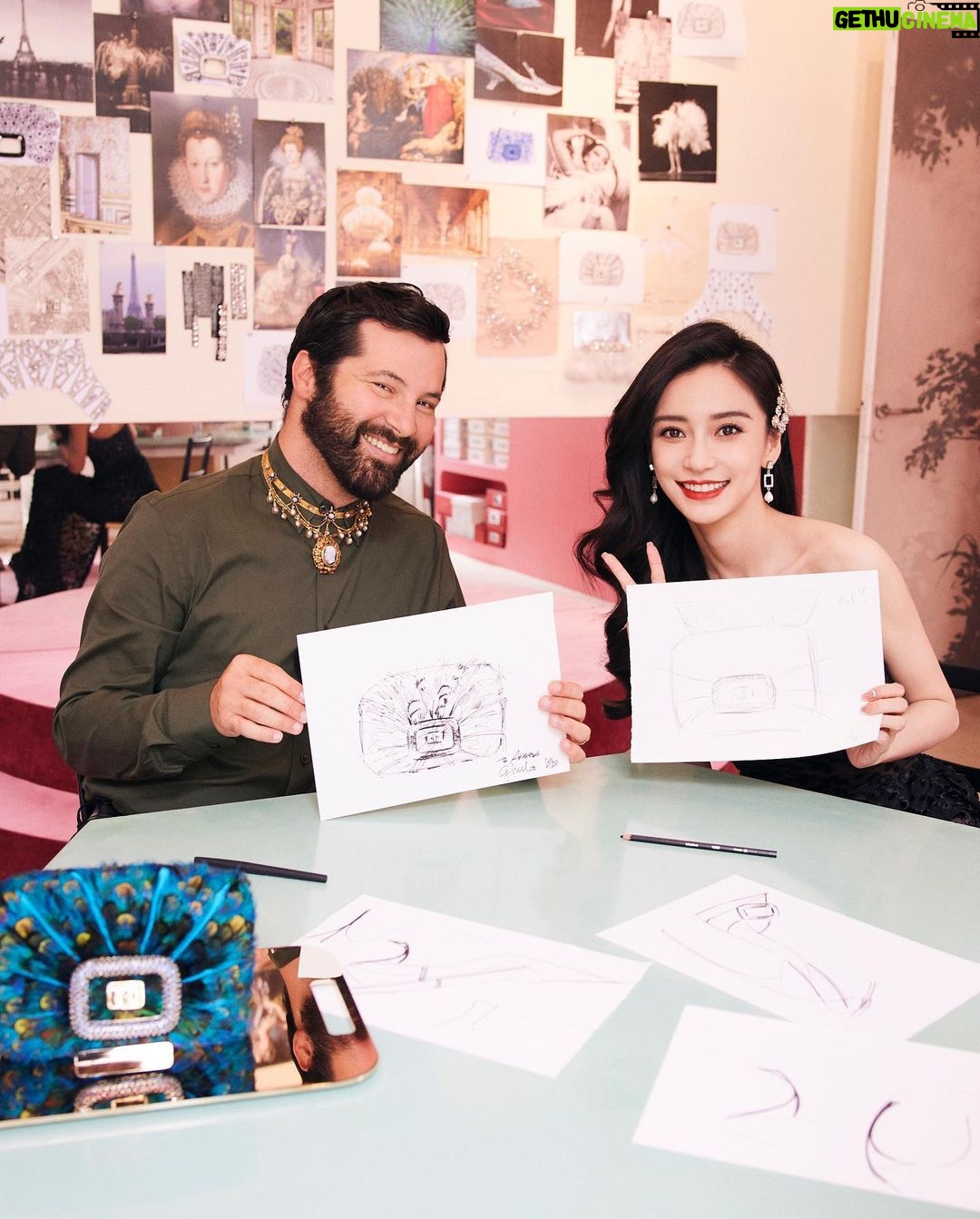 AngelaBaby Instagram - In ❤️ with each Viv’ Choc ‘Piece Unique’ @rogervivier @gherardofelloni #RogerVivier #RogerVivierHauteCouture