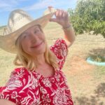 Angela Kinsey Instagram - Such a great trip home to see my family! ❤️ 1- My brother-in-law let me borrow his hat. (thx Ron!) 2- Mom sewing. This photo of her makes me smile. She’s the best! 3- Best burger in Archer County is at @murnscafe 4- Sisters! 💕 5- Sally 6- 🐐at🌅 7- Cooling off. 8- Amazing sunsets.