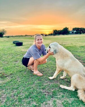 Angela Kinsey Instagram - Meet Caroline the goat herding dog… she’s the sweetest and takes such good care of her goats! ❤️