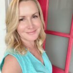 Angela Kinsey Instagram - 7:50pm. Bags are packed. Going to see my Mom! Bertie, start the pot roast! 🥰✈️