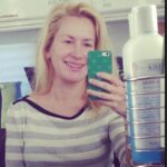 Angela Kinsey Instagram - Mornings on the set of The Office! Here’s some old pictures I found in my digital clutter! 1st photo- before hair and makeup. 2nd photo- the coffee truck line. 😂 And today on @officeladiespod it’s Gettysburg! We have some great behind the scenes details! Link in bio to listen. #happywednesday #officeladies ❤️🎙️