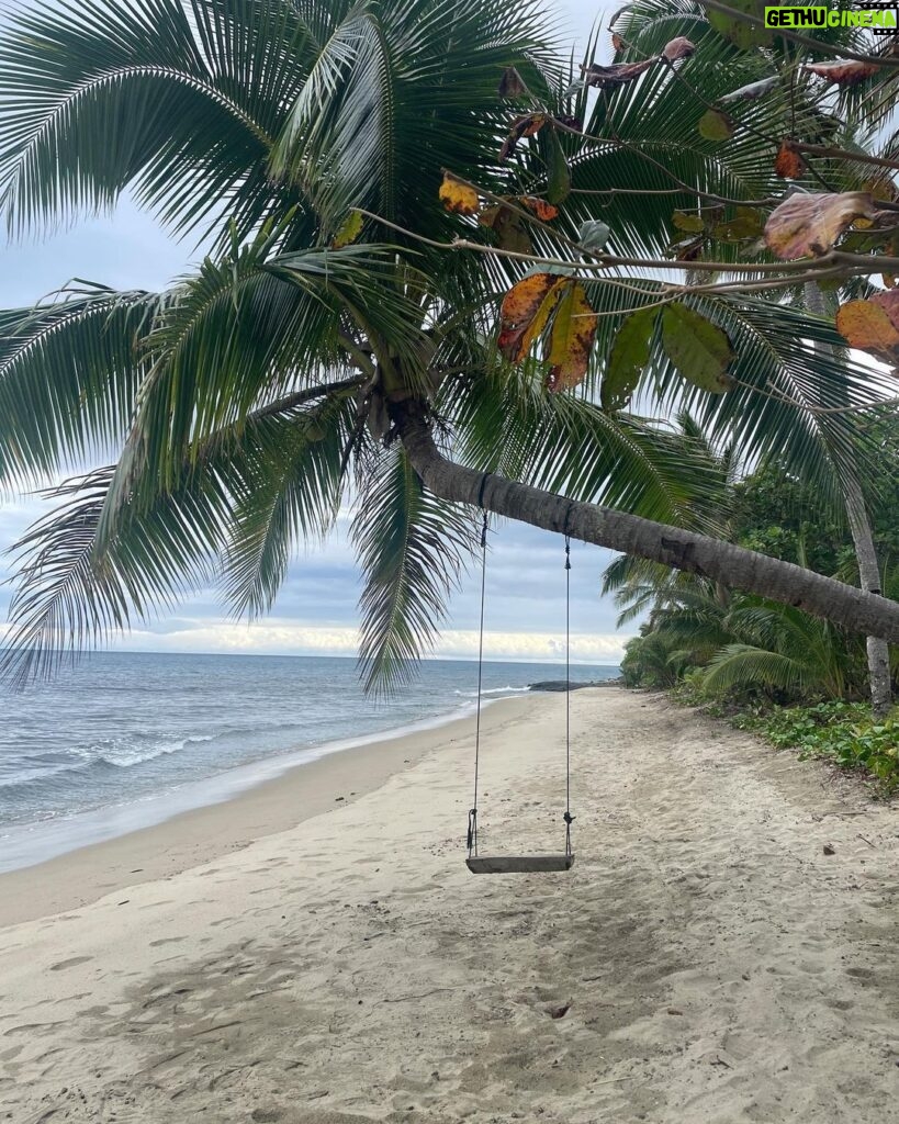 Angela Kinsey Instagram - Fiji! You were a dream! I'm so thankful for this time my family had together in such a wonderful place. Thank you to all of the people we met in Fiji that showed us their beautiful country! Bula Vinaka!❤️ @nanukuresort @river_tubing_fiji @craftedescapes