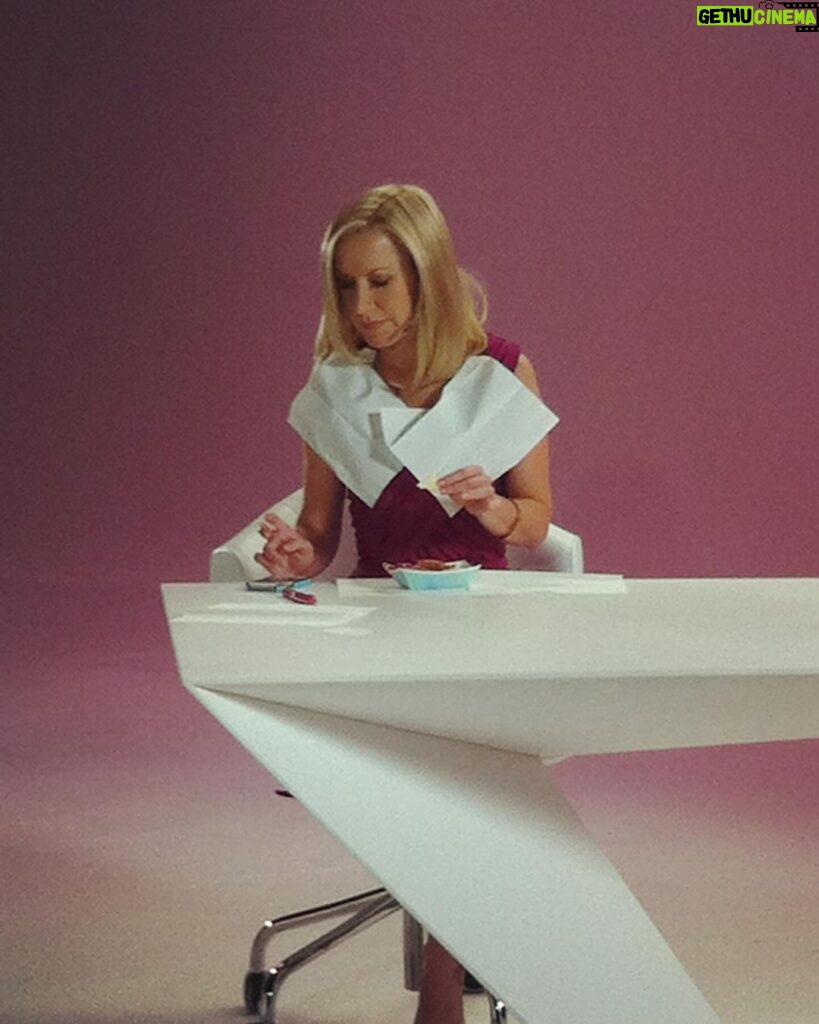 Angela Kinsey Instagram - Behind the scenes on the set of a @clairolcolor commercial in 2011. Snacks ✔, paper towel bib ✔, scrolling ✔. #digitalclutterfind