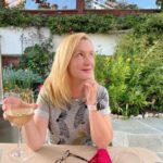 Angela Kinsey Instagram – Mom’s new fashion statement… bird shirt.