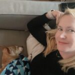 Angela Kinsey Instagram – Friday night… ❤️