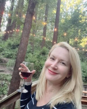 Angela Kinsey Instagram - Cabin time! ❤️