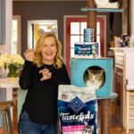 Angela Kinsey Instagram – #ad Just a couple of kittens out on the town! Happy Cat Thursday! As a cat parent, I’m always looking for ways to keep my cats, Oreo and Snickers, happy and healthy! And the folks at @bluebuffalo have created a perfect solution! Their BLUE Tastefuls line for cats has a wide variety of healthy and delicious food specially crafted to entice even the most finicky felines while delivering high-quality nutrition through natural ingredients. BLUE Tastefuls is now available in both dry and wet food options. Click the link in my bio to learn more about Blue Buffalo, the nation’s leading natural pet food company! 😼 @bluebuffalo #BlueBuffaloPartner #BlueBuffalo