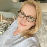 Angela Kinsey Instagram – Morning zoom meetings fashion… #theyonlyseethetophalf 🤓