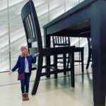 Angela Kinsey Instagram – Mostly how I feel walking through life. 😂 #shortpeopleproblems Such a fun mommy/daughter date today at the @thebroadmuseum ! 
📸by Isabel *more of our day at the museum in my stories ❤️