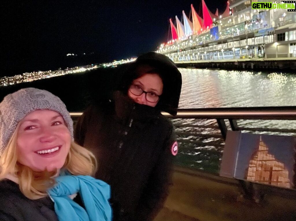 Angela Kinsey Instagram - Walking in gorgeous Vancouver with my bff! I love it here! I’m also very glad I packed my fleece leggings. Burrrr! Excited for our show tonight! @jflvancouver *link in bio for info! ❤🥶